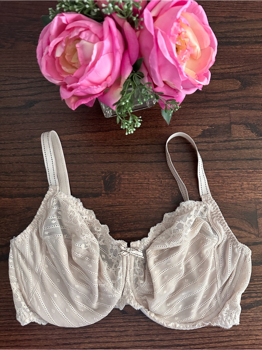 Chantelle Women's Rive Gauche Full Coverage Unlined Bra, size 40DDD US sizing
